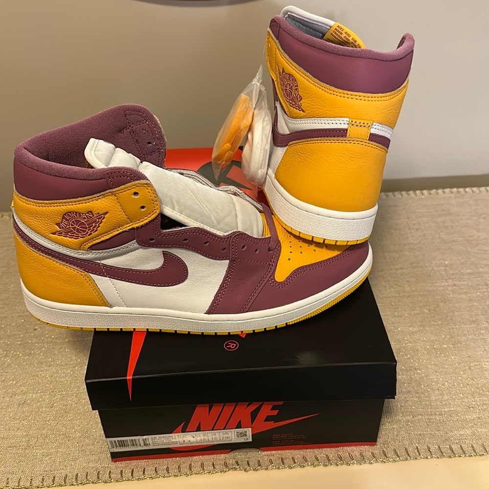 Air Jordan 1 Brotherhood High.